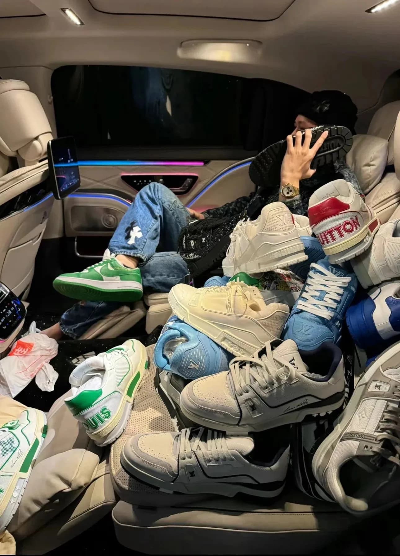 LV Traiiner — Shoes from Weidian