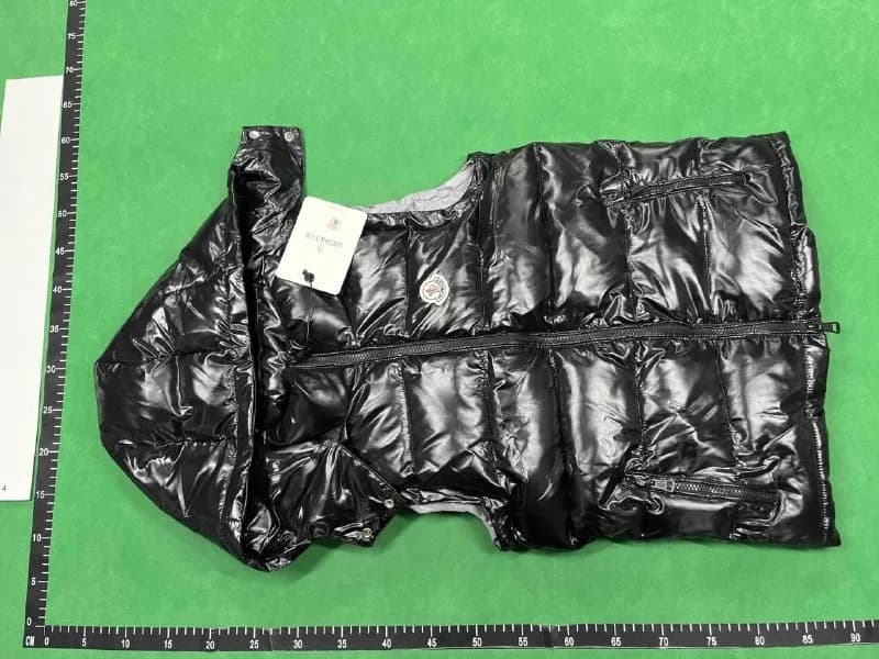 Moncler Sleeveless — Zipper from Weidian