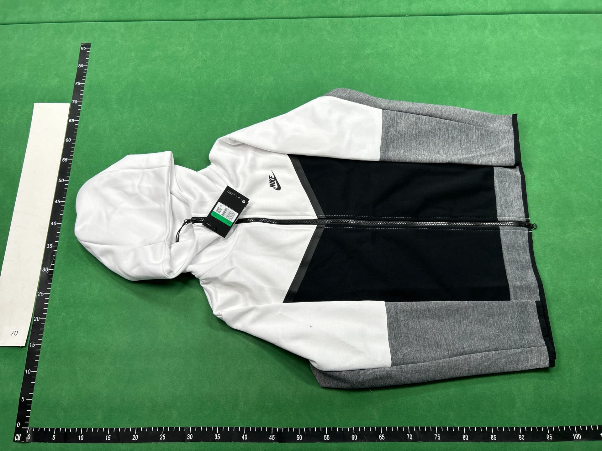 NIKE TECH TOP! — Zipper from Weidian