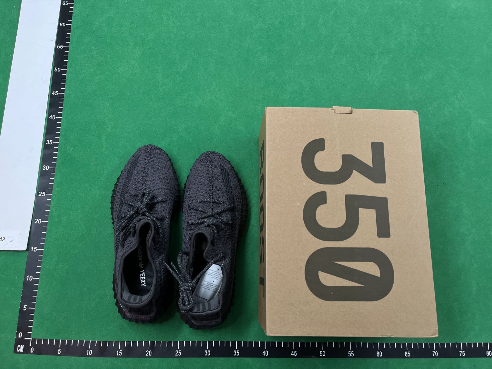 Yeezy 350 v2 — Shoes from Weidian, photo 2 of 4