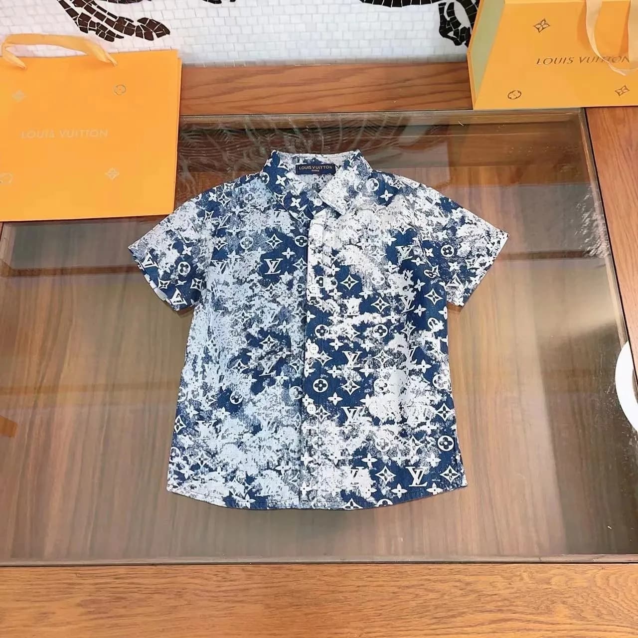 LV BOYS SEE KIDS SIZING — T-Shirts from Weidian