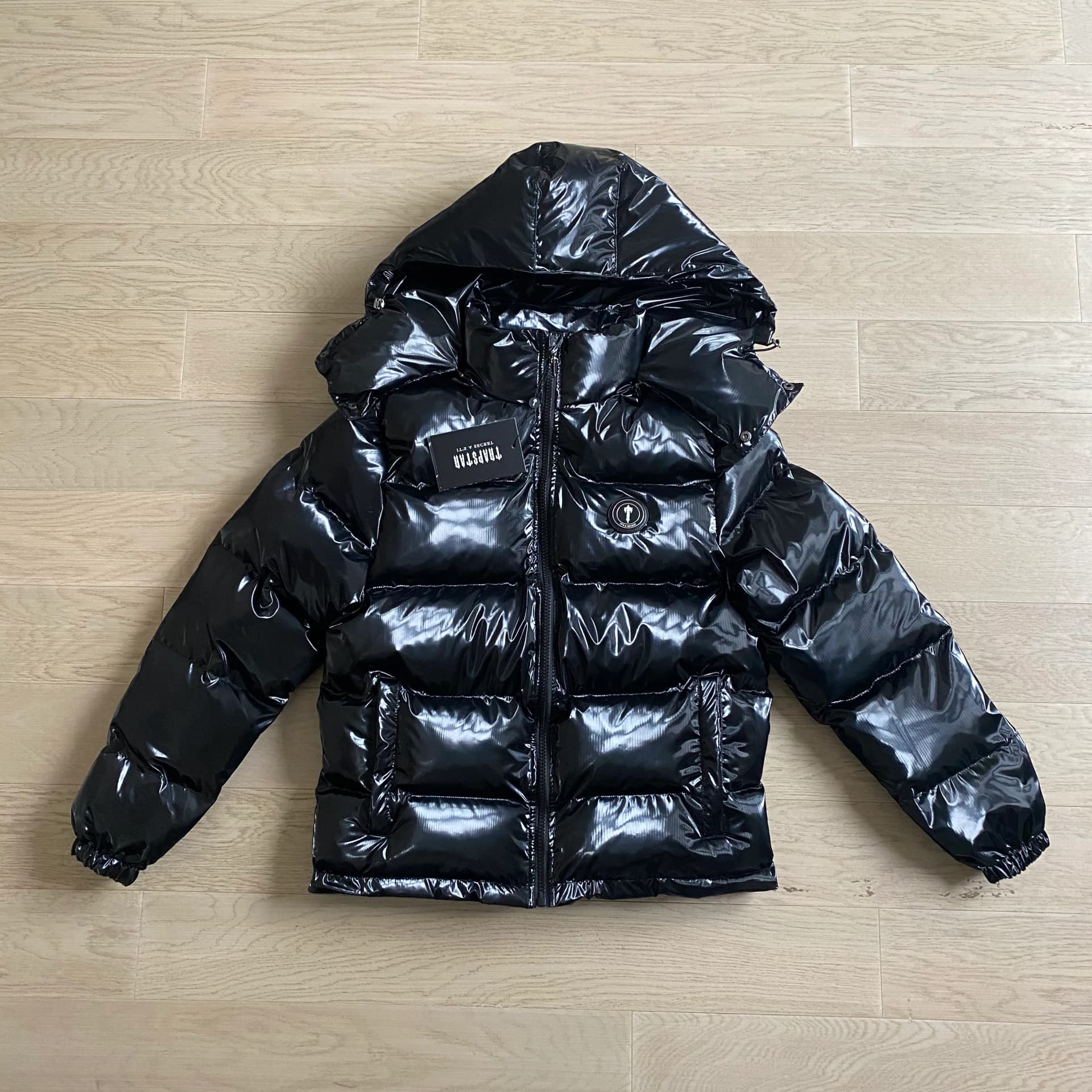 Trapstar Irongate pufferjacket with Detachable Hood Gloss black from Weidian