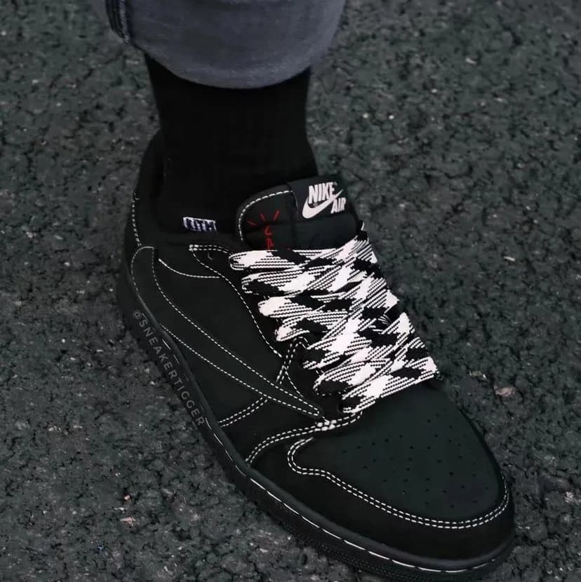 Nike Black Phantoms from Weidian