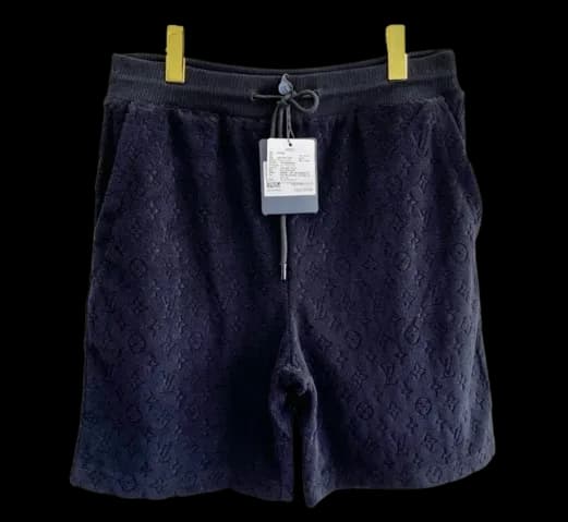 Louis Vuitton Shorts — Pants from Weidian