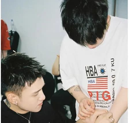 Hoodbyair shirt — T-Shirts from Taobao, photo 1 of 2