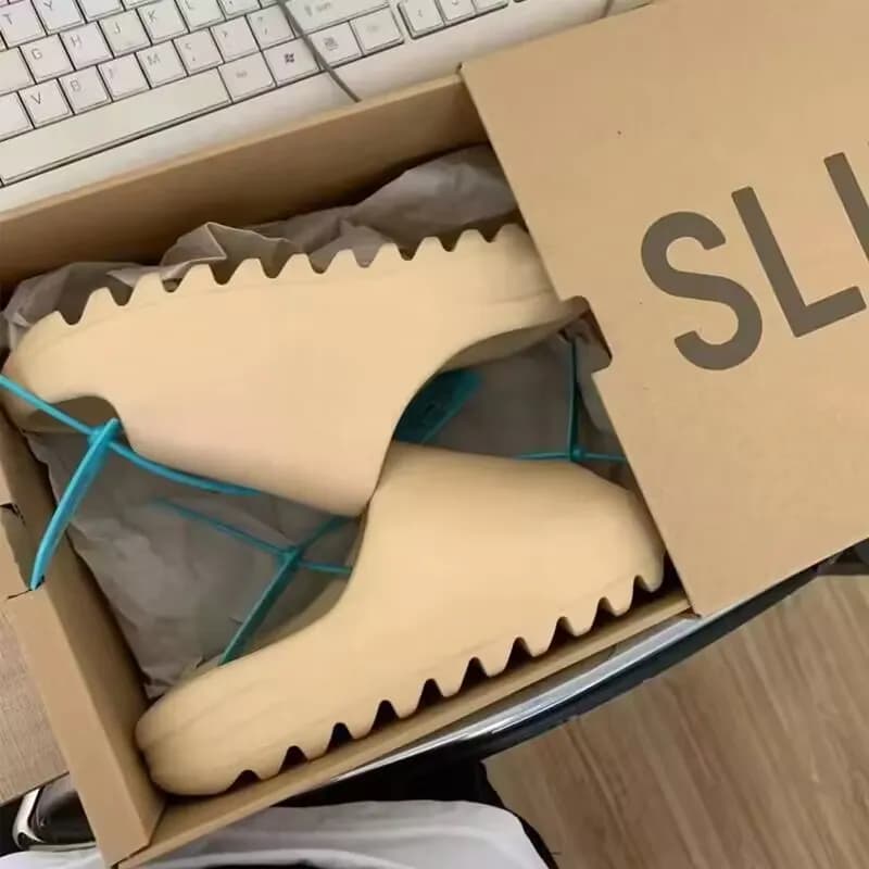 yeezy slides — Shoes from 1688