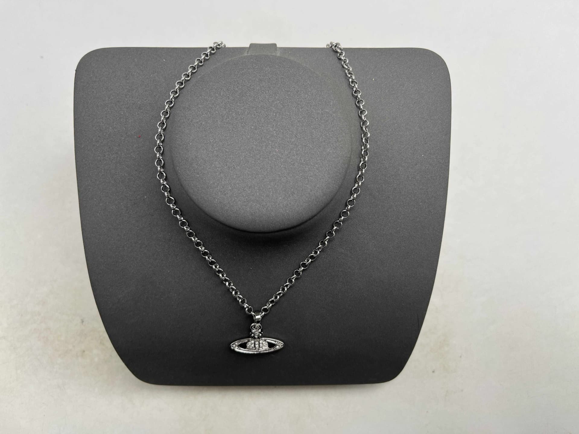 Vivienne Westwood necklace #1 — product from Taobao, photo 2 of 3