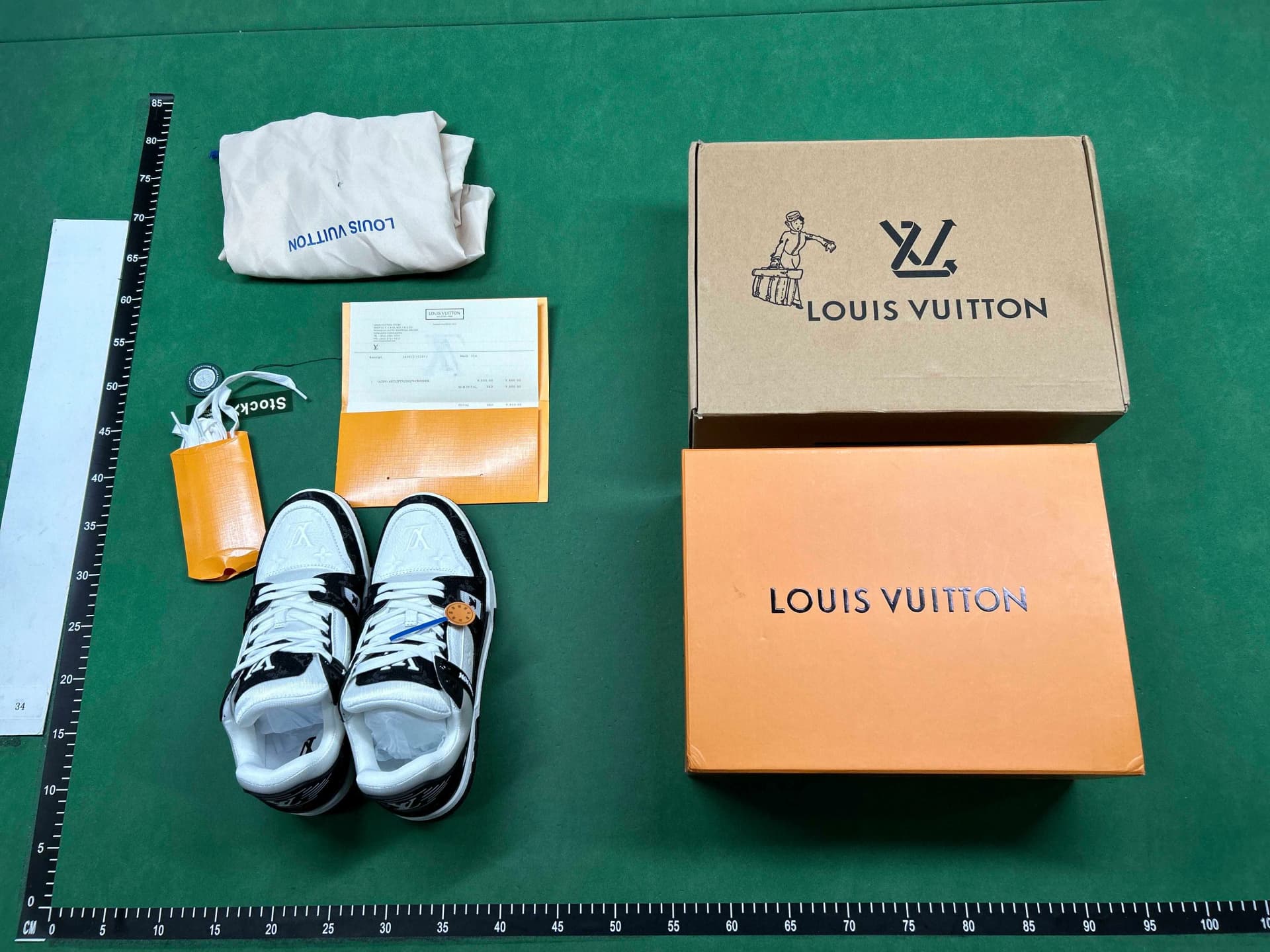 Black LV sneakers — Shoes from Weidian, photo 2 of 4