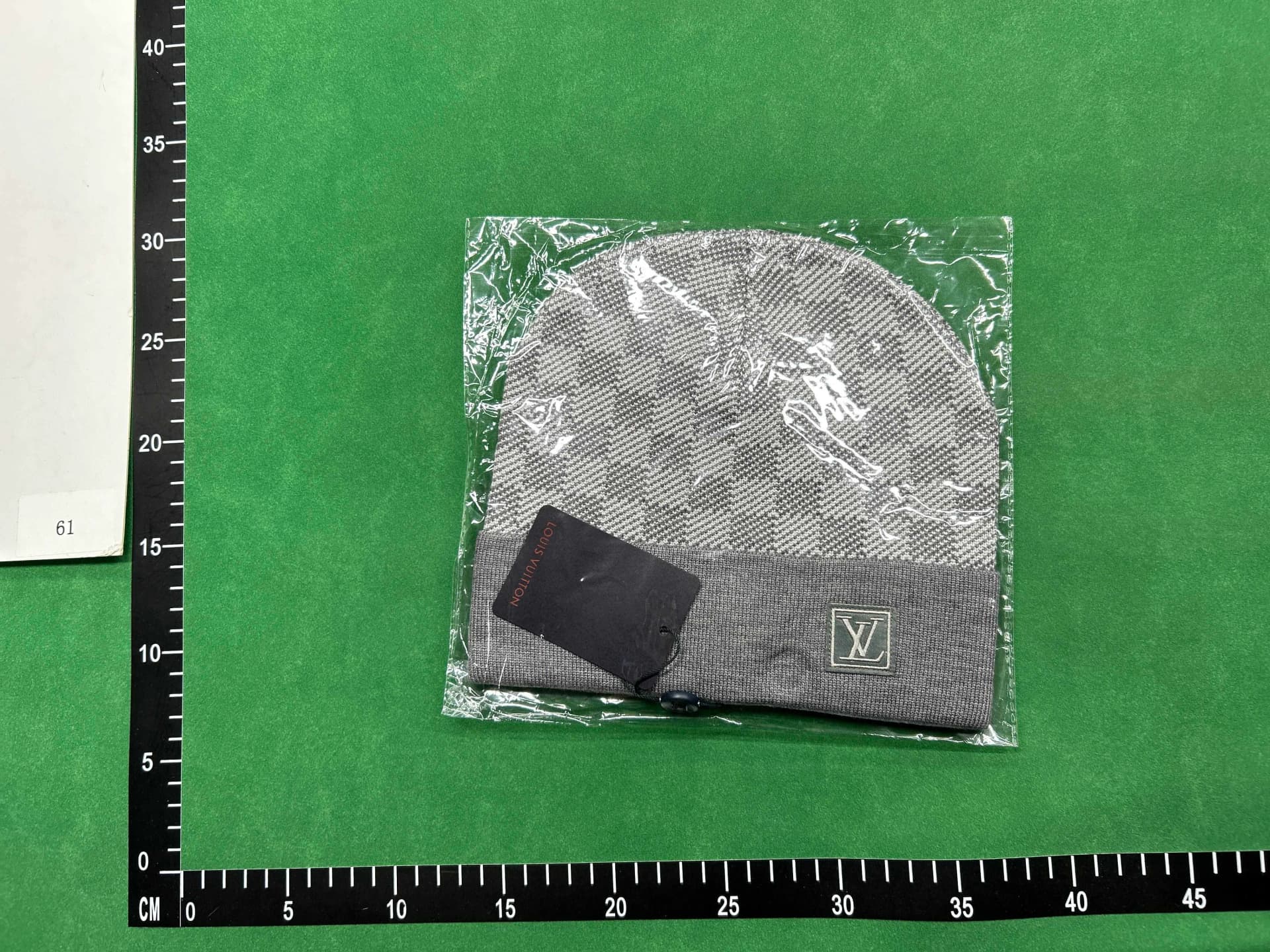 Louis Vuitton Beanie — product from Taobao, photo 4 of 7