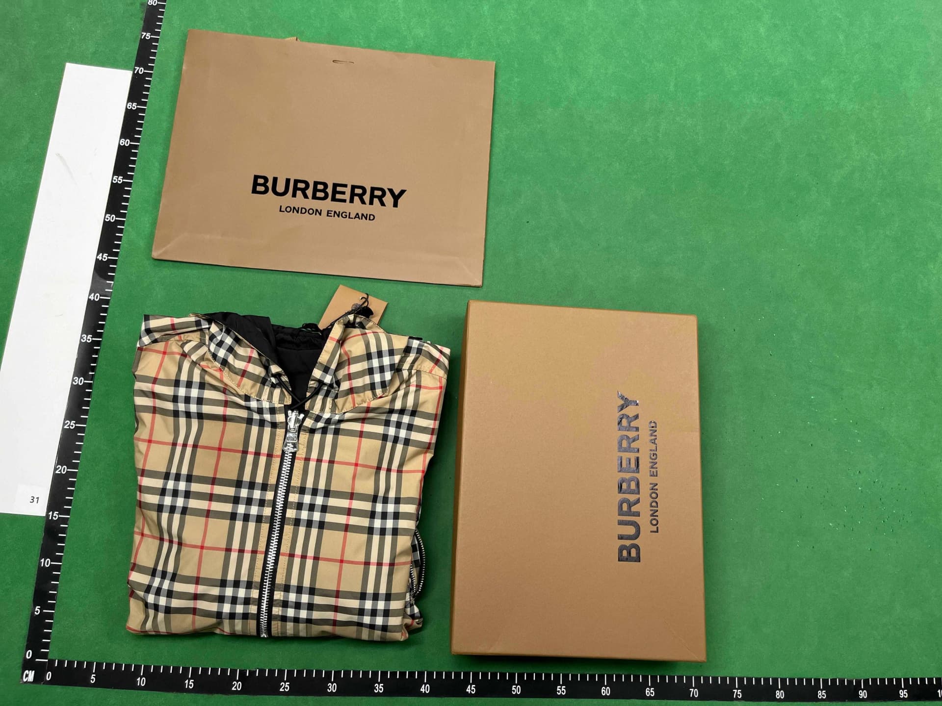 burberry jacket — Jackets from Taobao, photo 2 of 2
