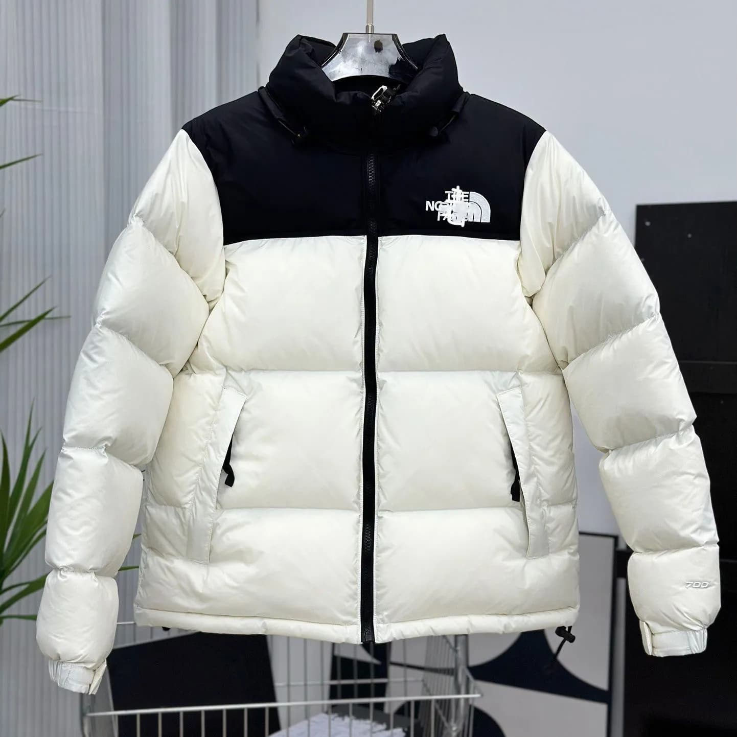 the north face jacket — Jackets from 1688, photo 2 of 2