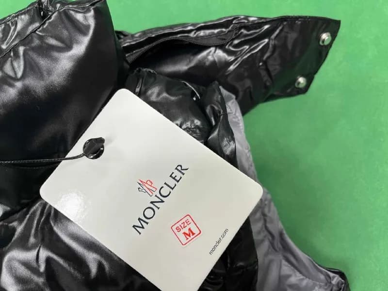 Moncler Sleeveless — Zipper from Weidian, photo 2 of 2
