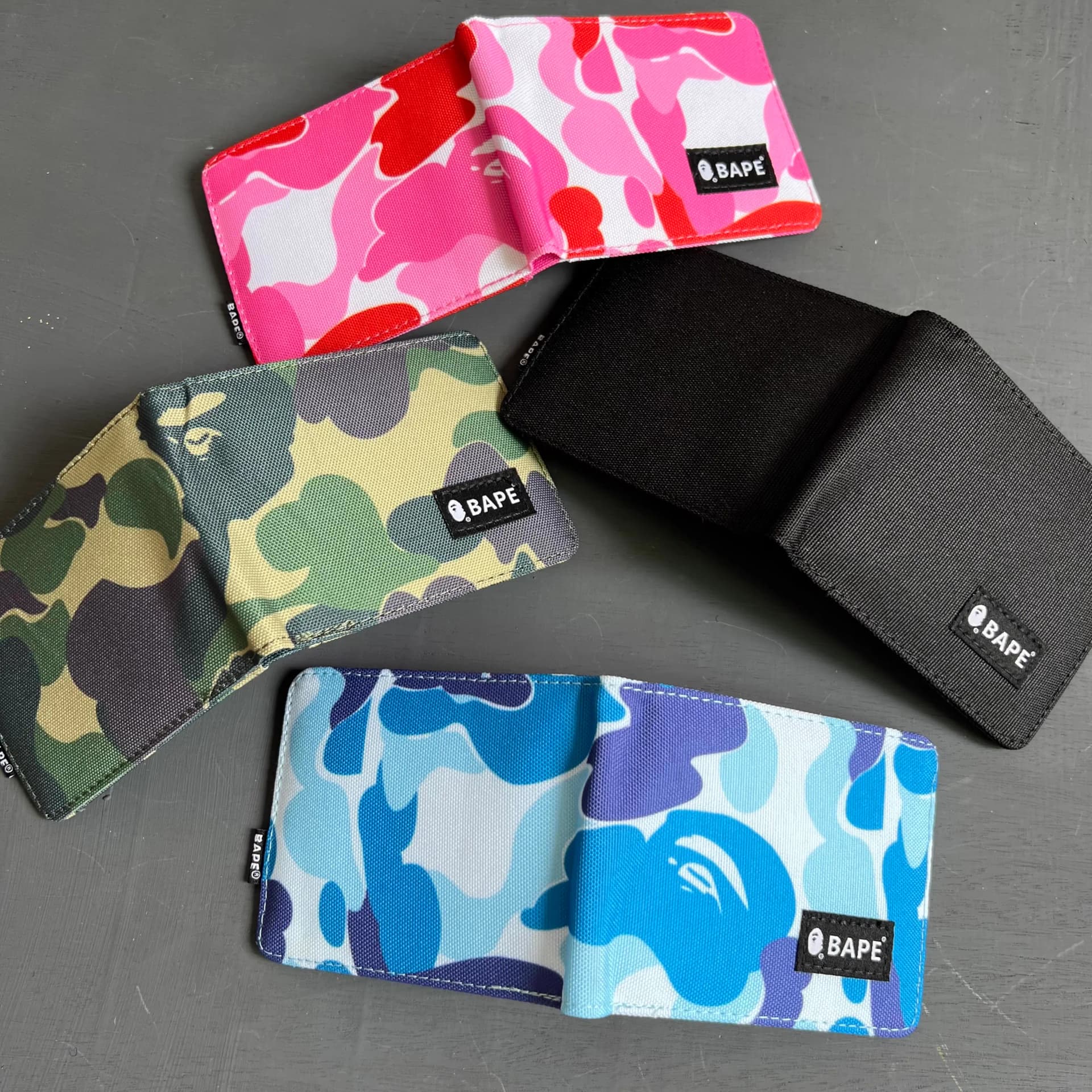 bape wallet 4 styles — Accessories from Taobao, photo 3 of 3