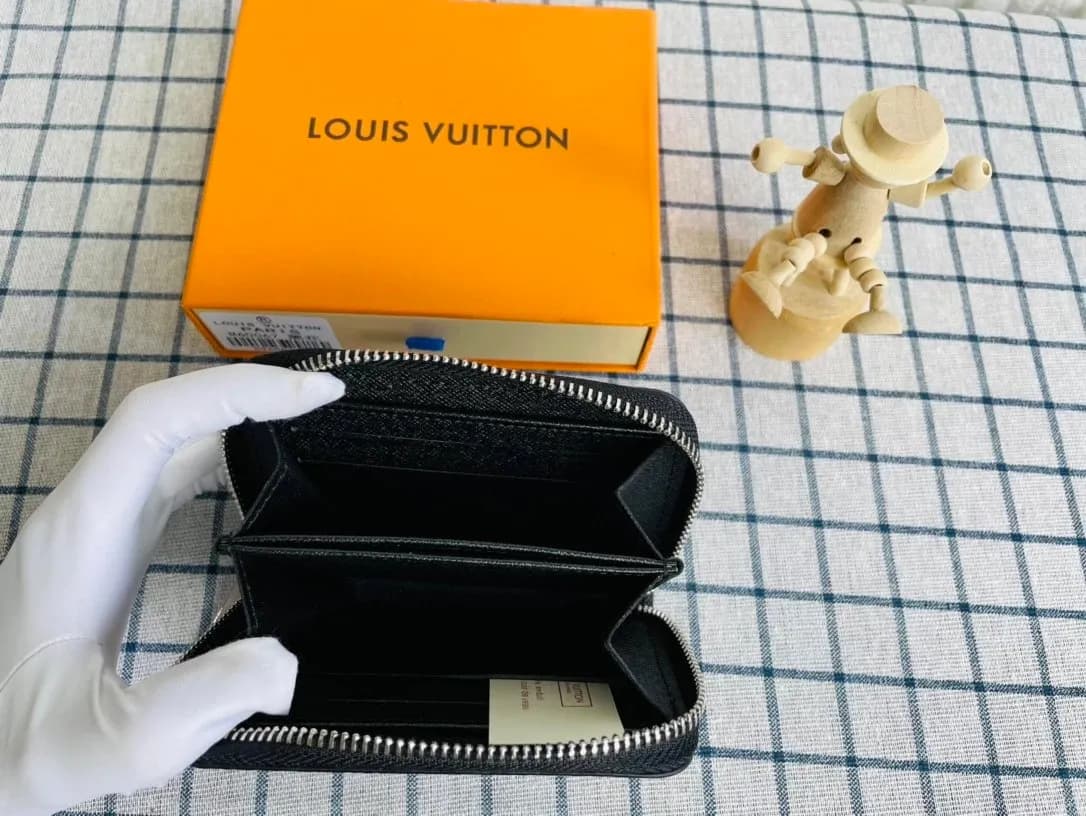 LV COIN PURSE — Accessories from Weidian, photo 2 of 2