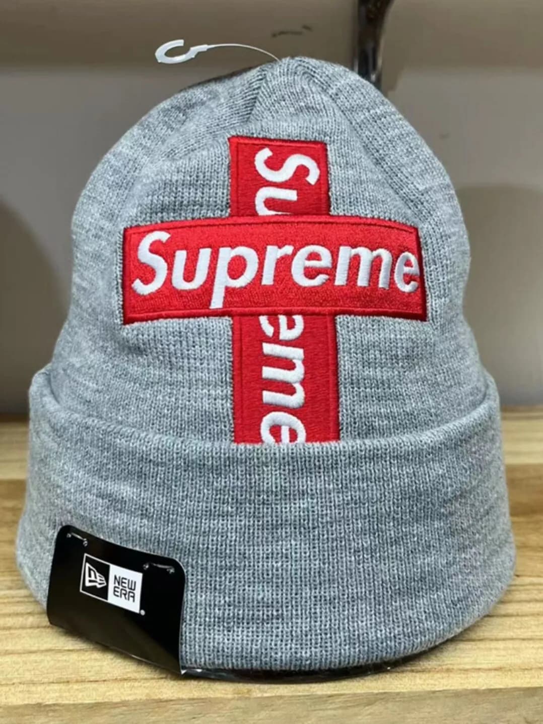 Supreme box logo beanies — Hats from Taobao, photo 2 of 2