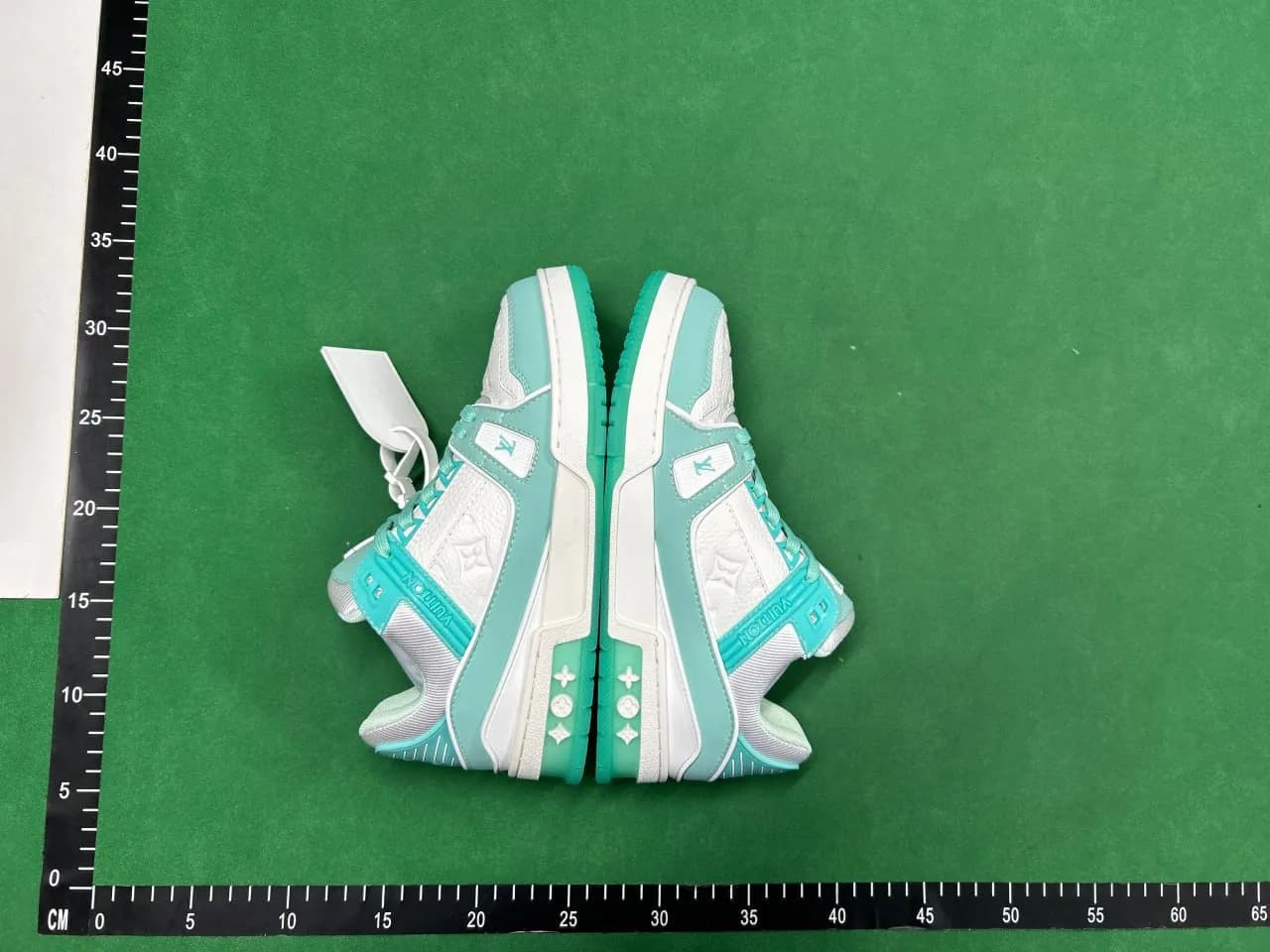 LV Trainers — product from Weidian, photo 2 of 3