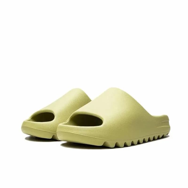 yeezy Yeezy slippers when dragged in one line feel like stepping on poop 50 — clothing from Weidian