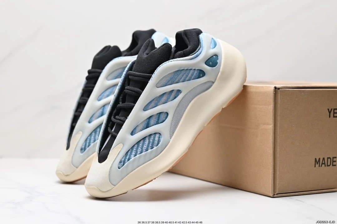 Low Top Retro Jogging Sneakers — clothing from Weidian