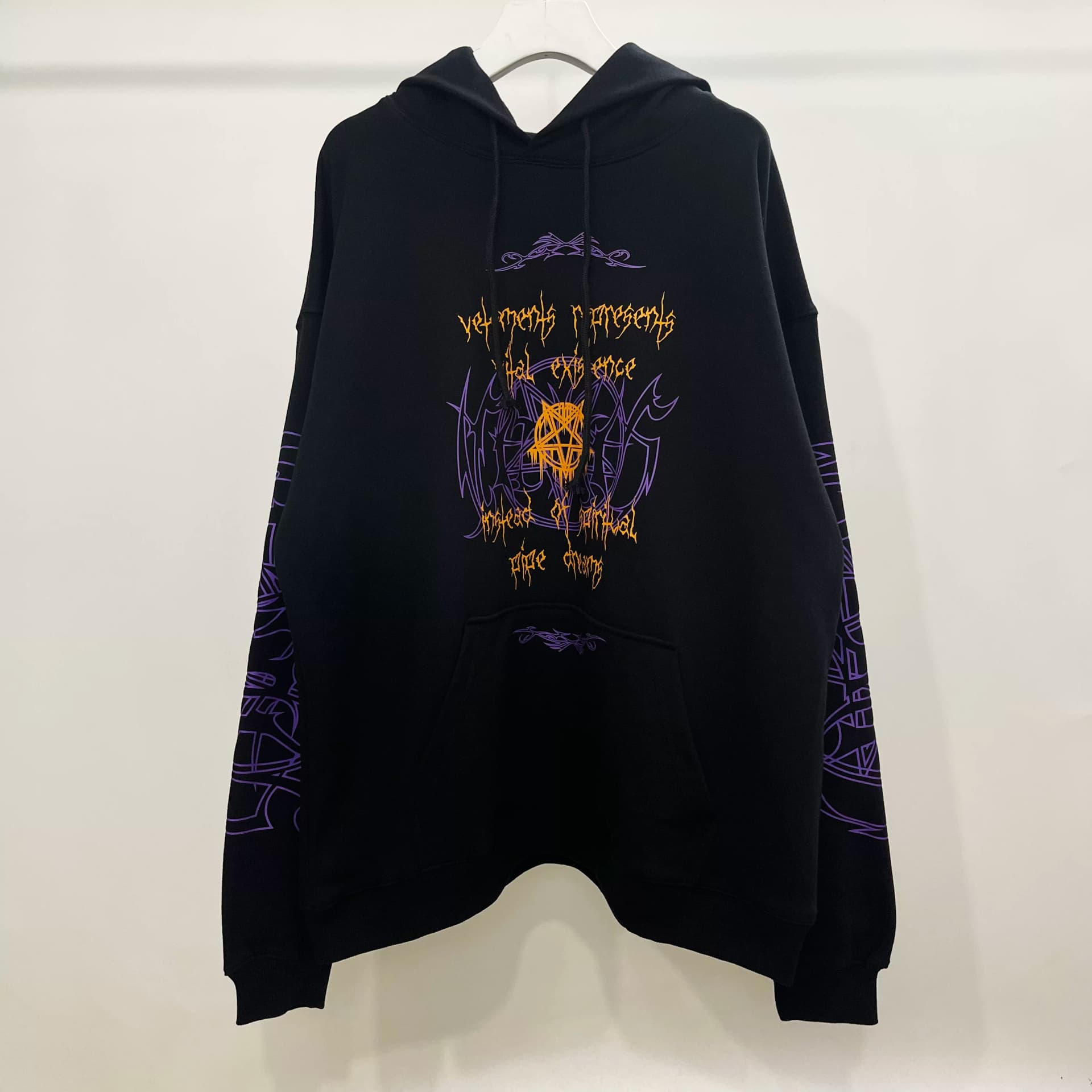VETEMENTS 2023FW Vital Existence — product from Taobao, photo 1 of 1