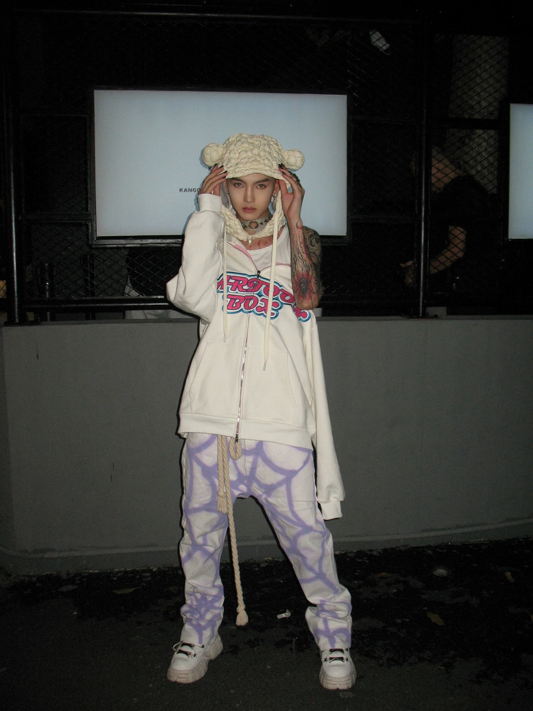 wu Original spray painted purple spider dark ripped micro flared casual pants men s and women s jeans from Taobao