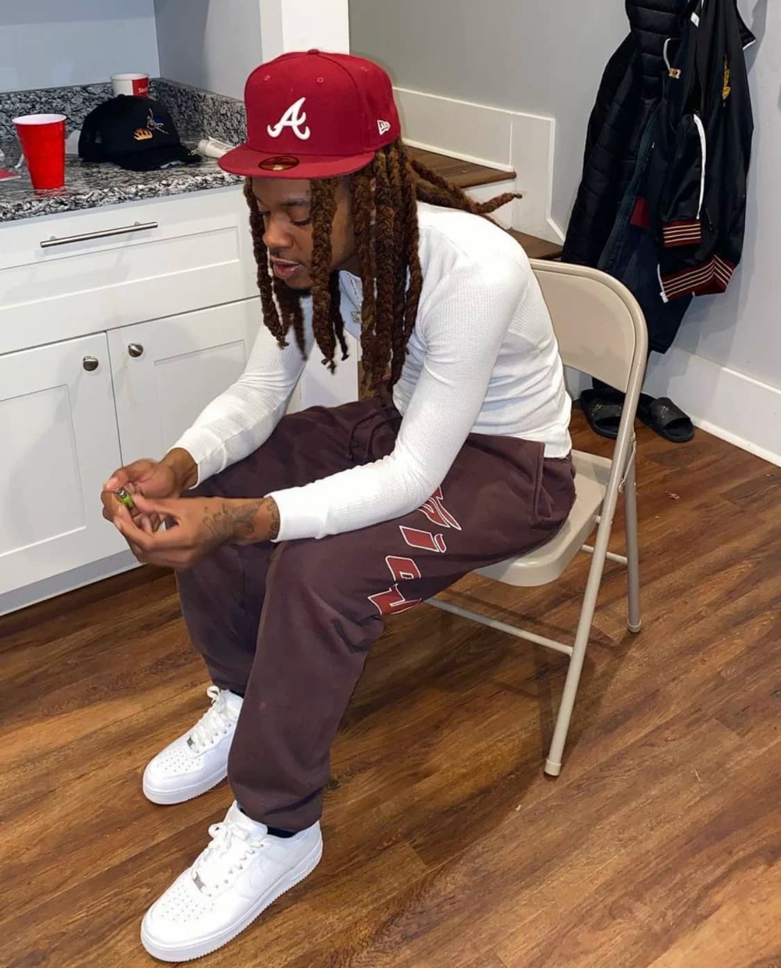 Spot SickoBornFromPain1993 Kid King Ian Letter American Trend Hip Hop Loose Cotton Brown Sweatpants — product from Taobao, photo 1 of 1