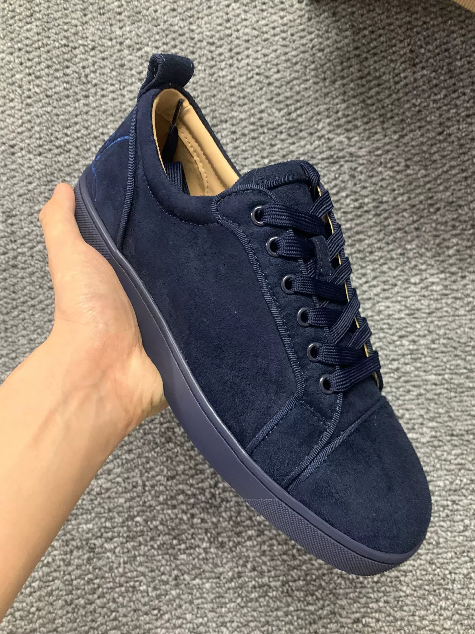Genuine Leather CL red sole shoes cl men's shoes low top rivet shoes couple Trend Board shoes casual women's shoes head nail rhinestone shoes — product from Taobao, photo 1 of 1