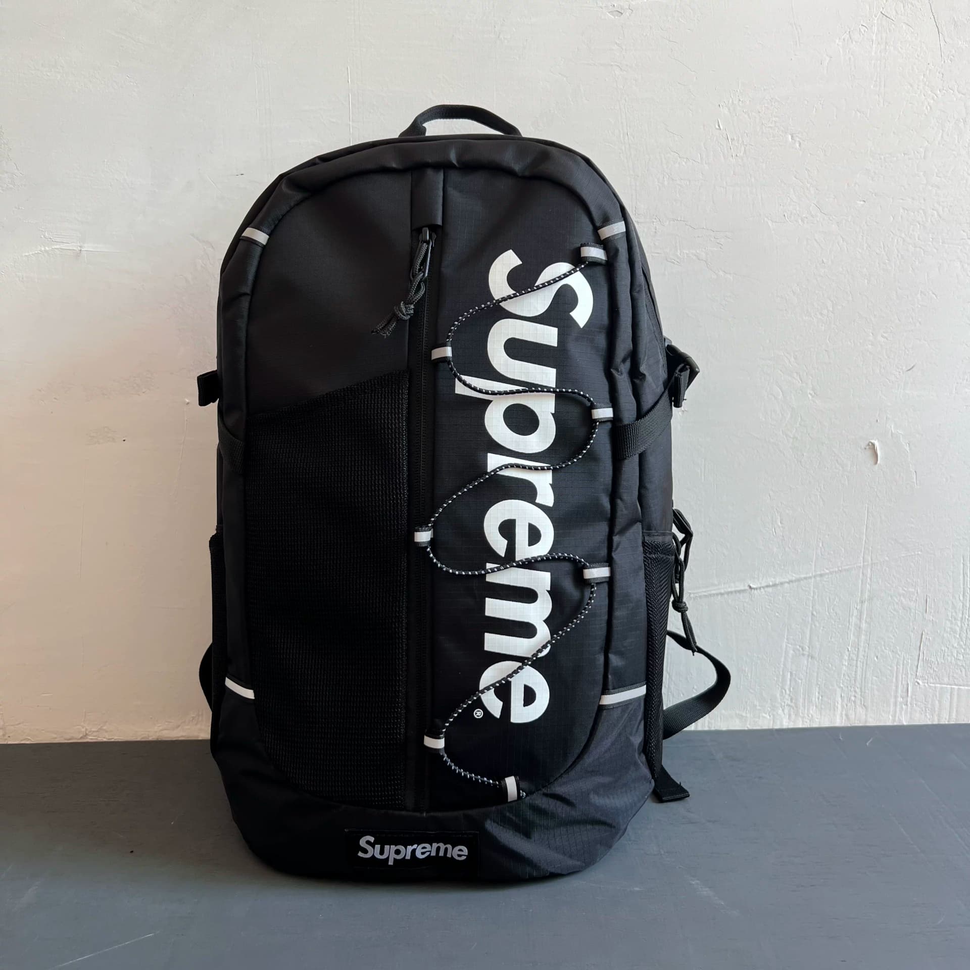 SUPREME BACKPACK — product from Taobao, photo 2 of 2