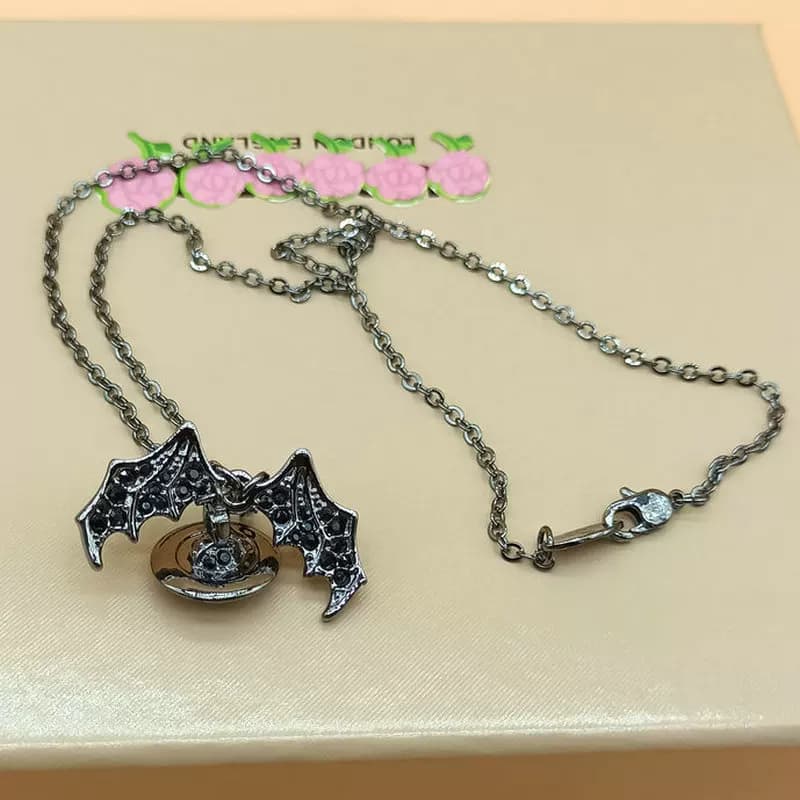 Titanium Black Batman Saturn Necklace B8068 from Taobao