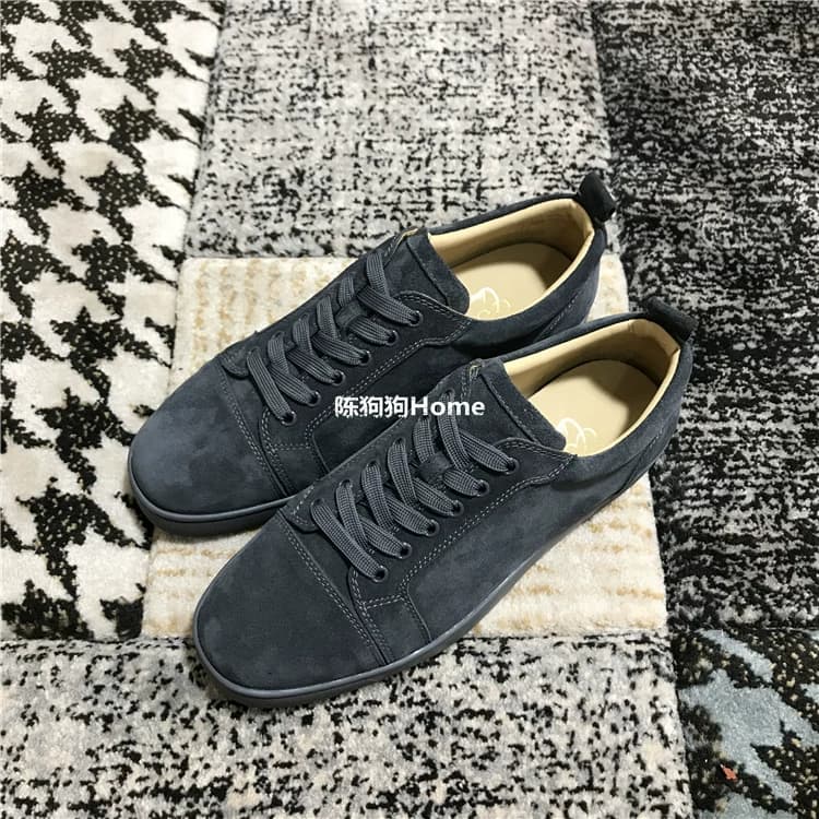 CLOUMANCE simple low top solid color suede sneakers four seasons shoes — product from Taobao, photo 1 of 1