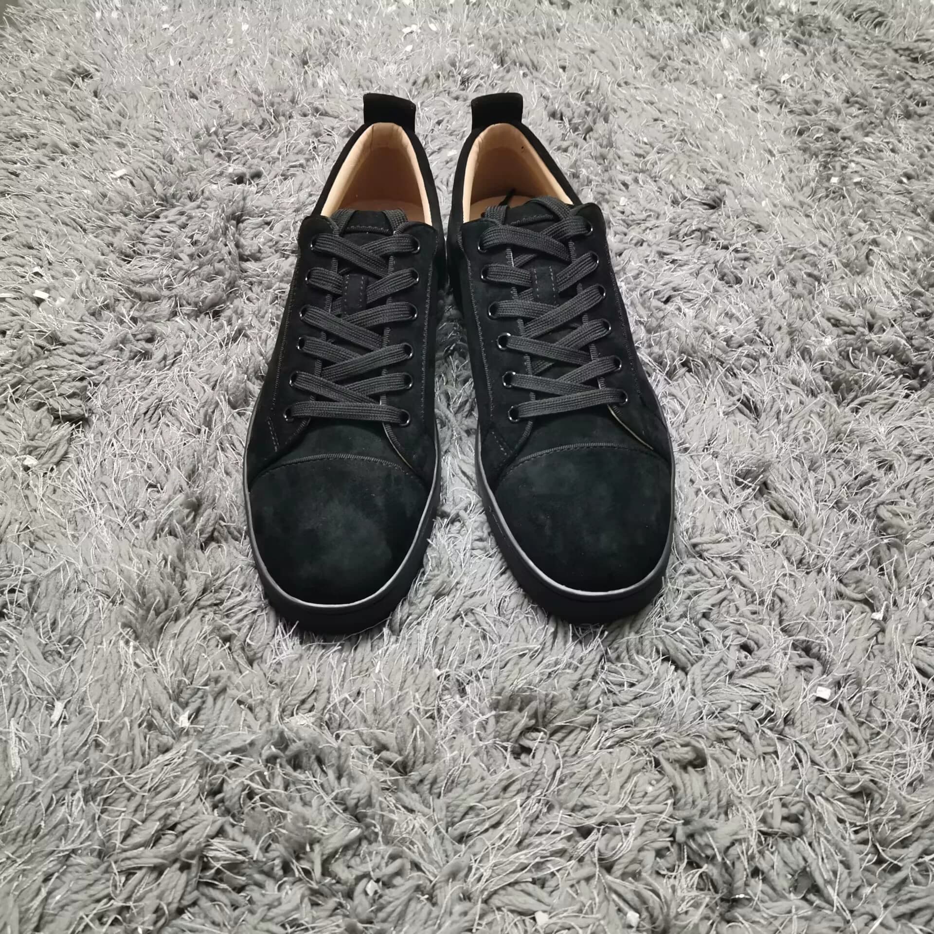 European and American trendy men's shoes CL low top shoes casual sneakers lace up youth trendy CL men's shoes solid color glossy red bottom shoes — product from Taobao, photo 1 of 1