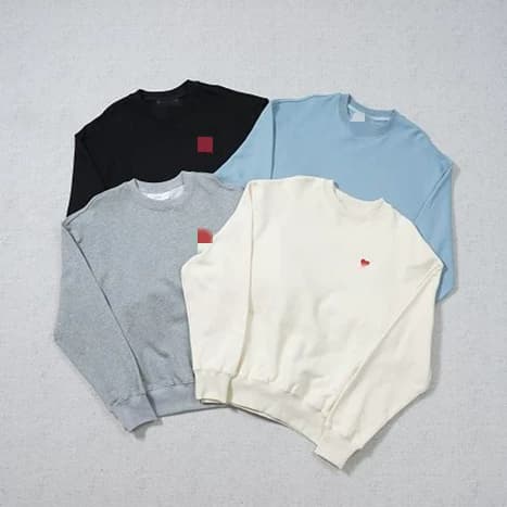 AM sweatshirt round collar classic small red heart A from Taobao