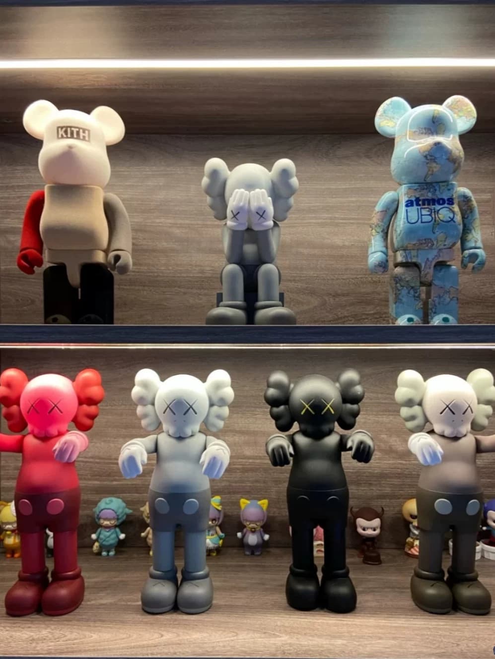 Kaws Figures — product from Taobao, photo 2 of 2