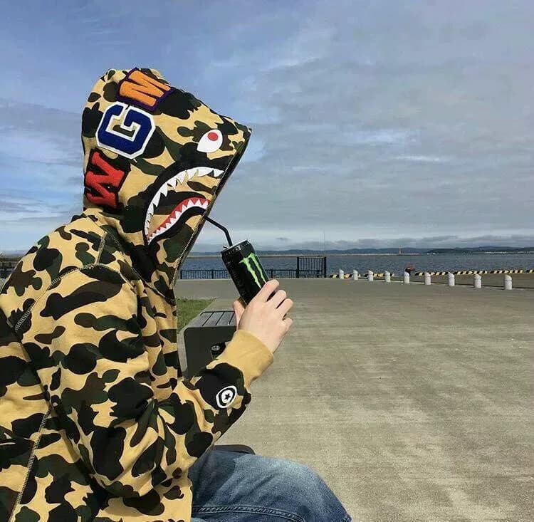 Mzc Shark blue purple red yellow green camouflage classic Shark sweatshirt trend Men's and women's zipper hoodie jackets — product from Taobao, photo 1 of 1