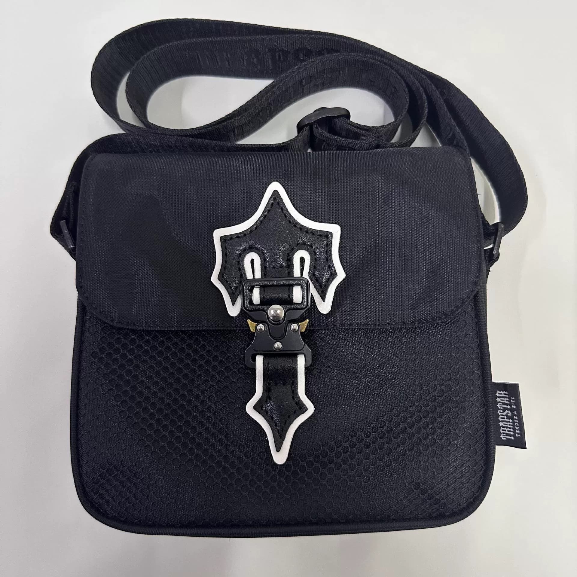 European and American trendy brand TRAPSTAR white label black bag Oxford cloth messenger bag hip hop street couple storage bag from Taobao