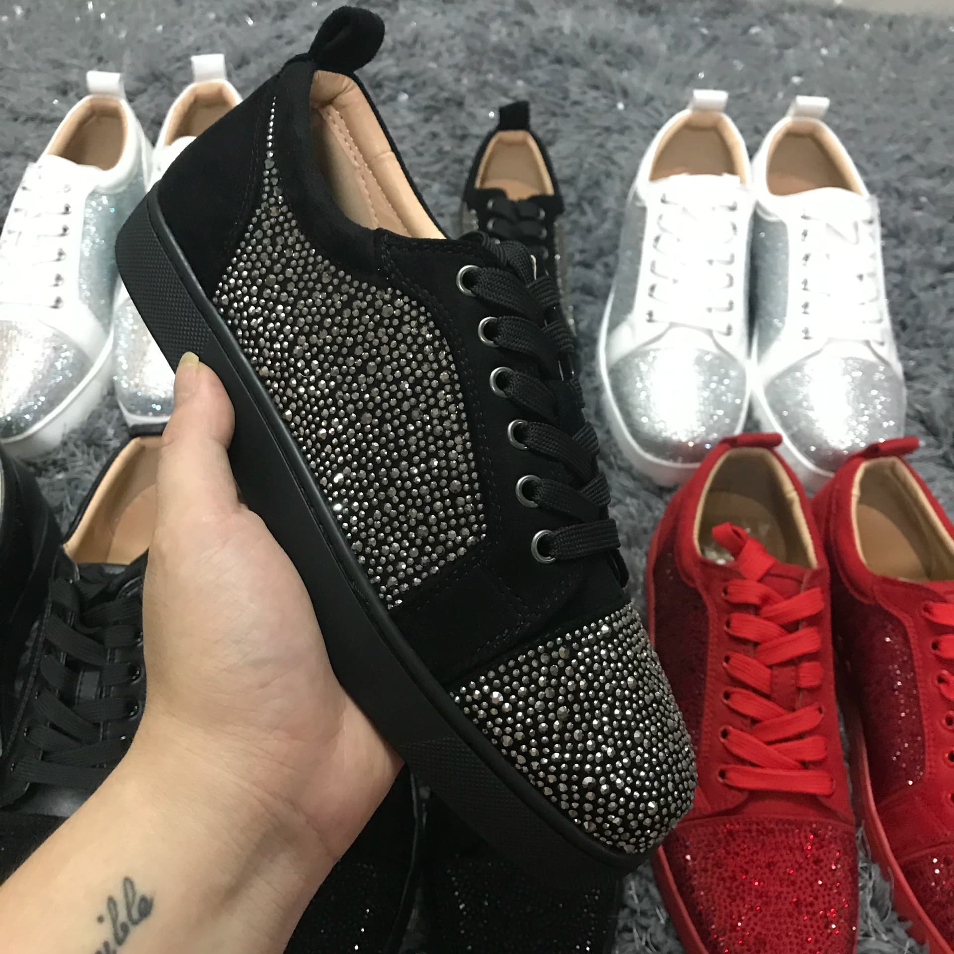 Primavera y otoño CL zapatos de hombre bajos de diamantes de imitación de cuero con cordones par cl de fondo rojo zapatos de skate de mujer — product from Taobao, photo 1 of 1