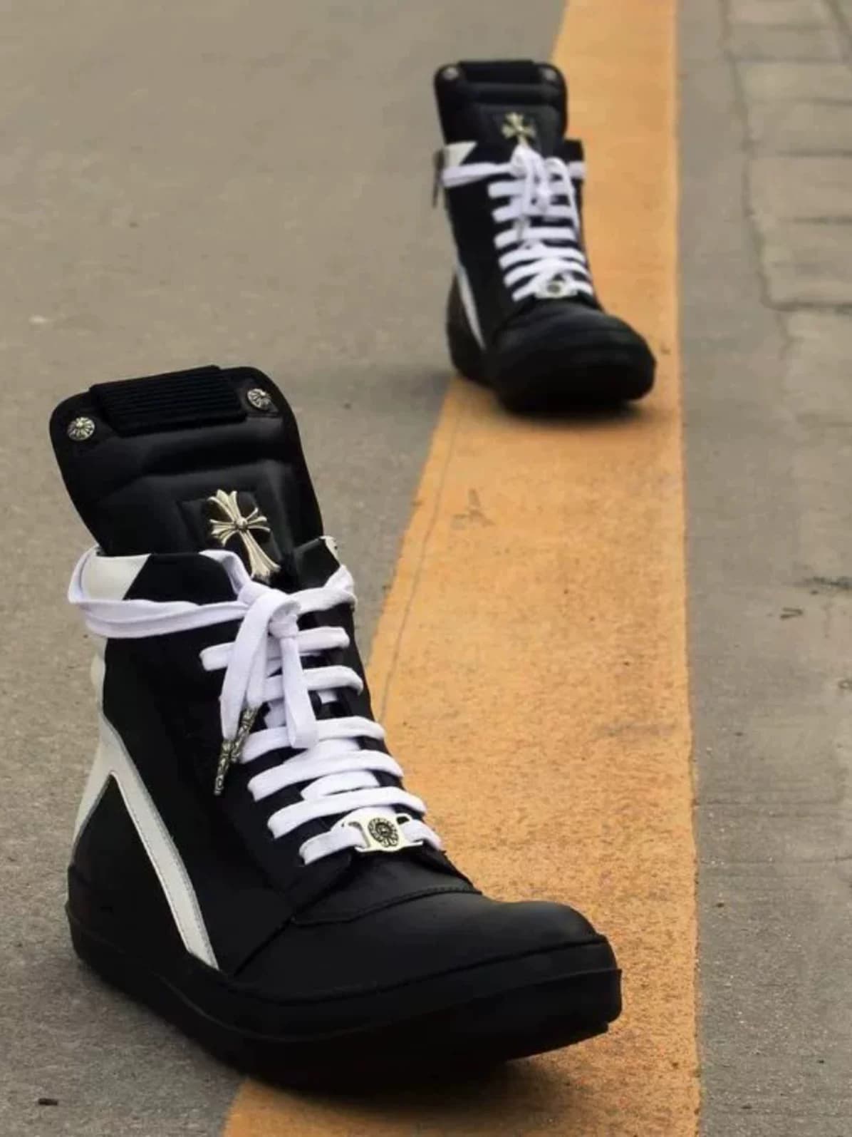 R dark O trendy cross fashion men's shoes Korean couple shoes men's boots genuine leather British short boots stage performance boots from Taobao