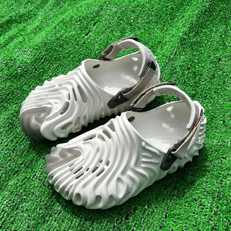 Fingerprint hole shoes summer men's breathable sports sandals factory wholesale foreign trade Women's Slipper beach shoes spot — product from 1688, photo 1 of 1