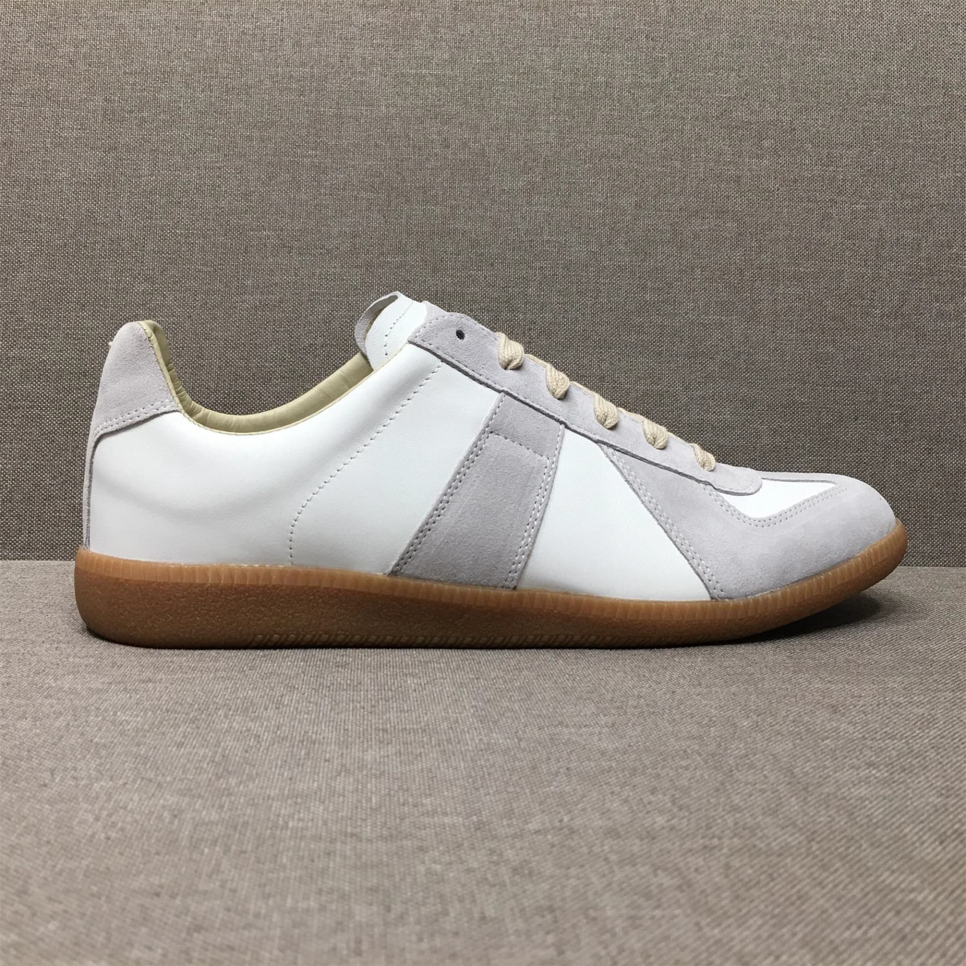 Shoes Dexun shoes MMGAT retro couple white shoes rubber sole sports shoes — product from Taobao, photo 1 of 1